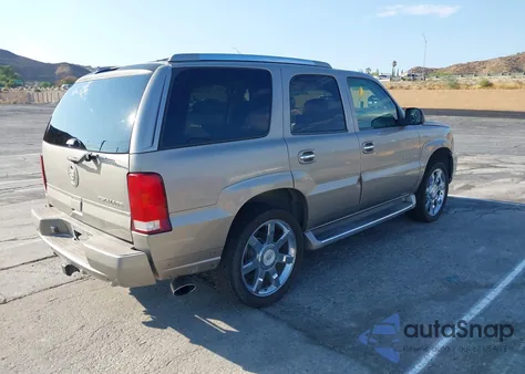 2002 Cadillac Escalade Standard z USA, uszkodzony, nr VIN 1GYEK63N92R110774